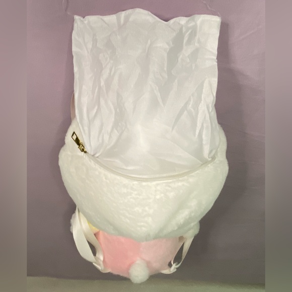 ‼️CLEARANCE‼️ 🩷🐱 Plush Hello Kitty Backpack - Picture 7 of 9